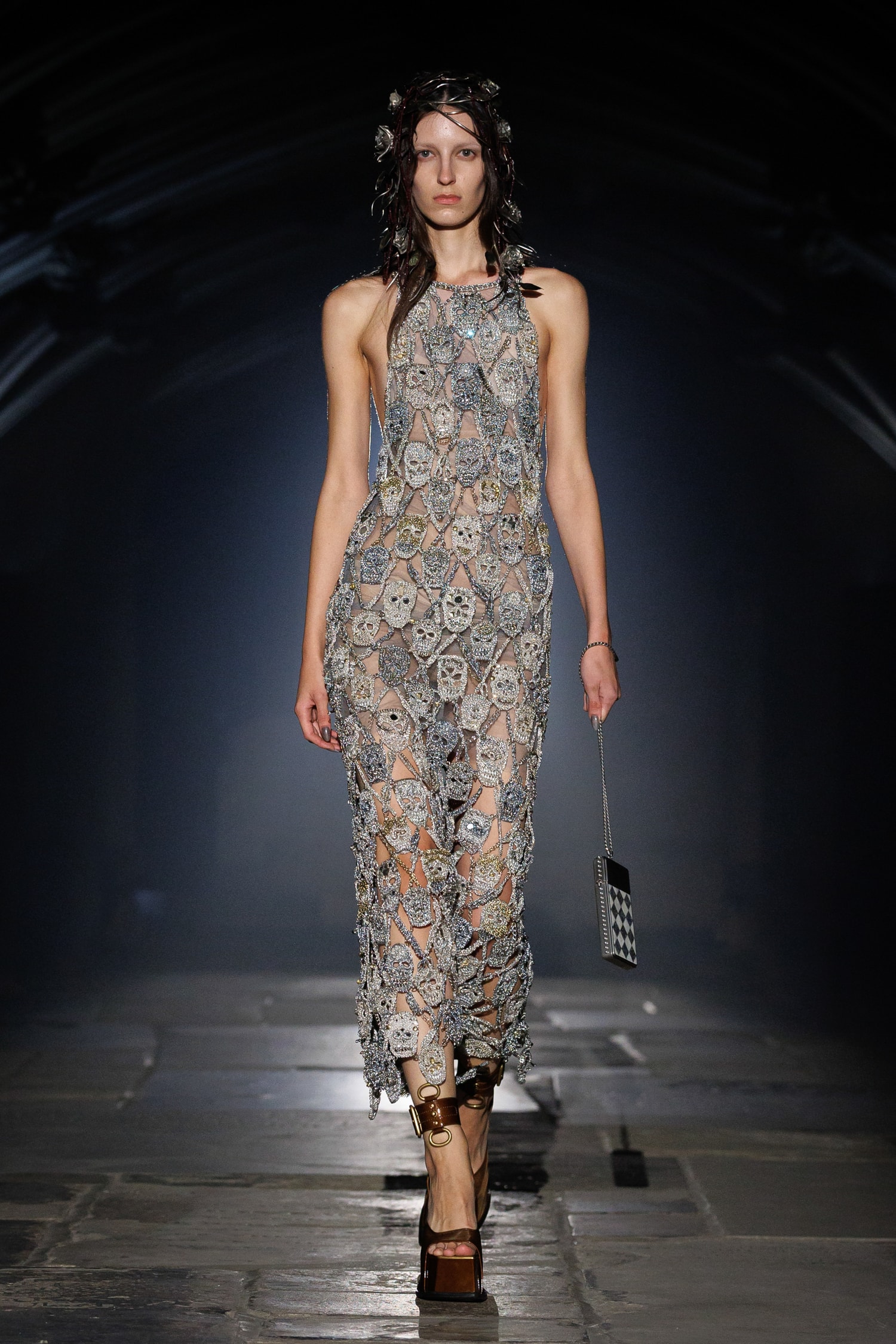 McQueen, SS27, London Fashion Week, Runways, Emilia Clarke, Alexa Chung, Salma Hayek 