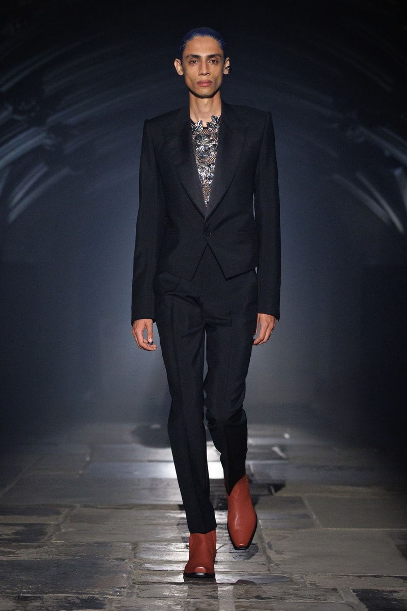 McQueen, SS27, London Fashion Week, Runways, Emilia Clarke, Alexa Chung, Salma Hayek 