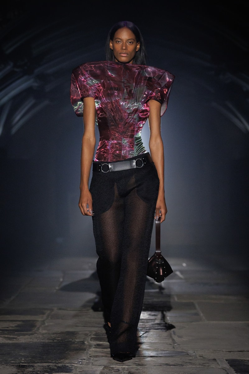 McQueen, SS27, London Fashion Week, Runways, Emilia Clarke, Alexa Chung, Salma Hayek 