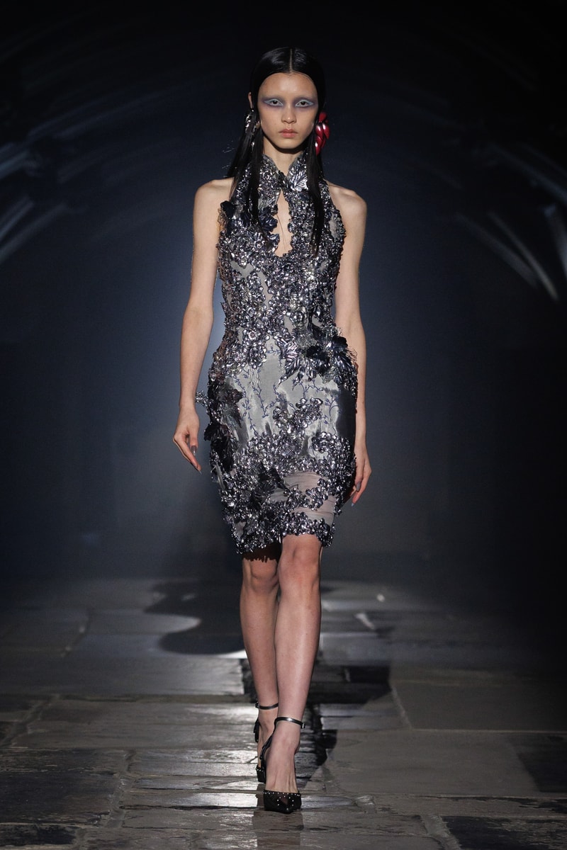 McQueen, SS27, London Fashion Week, Runways, Emilia Clarke, Alexa Chung, Salma Hayek 