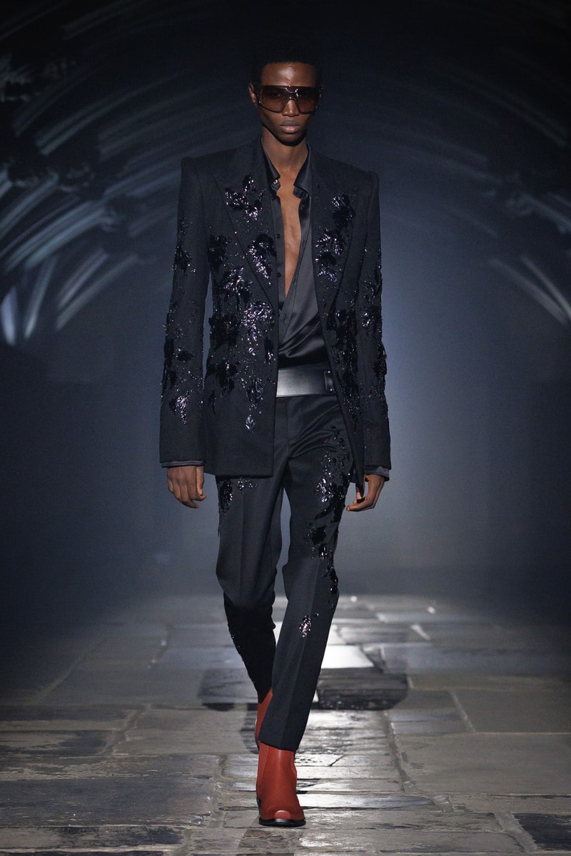 McQueen, SS27, London Fashion Week, Runways, Emilia Clarke, Alexa Chung, Salma Hayek 
