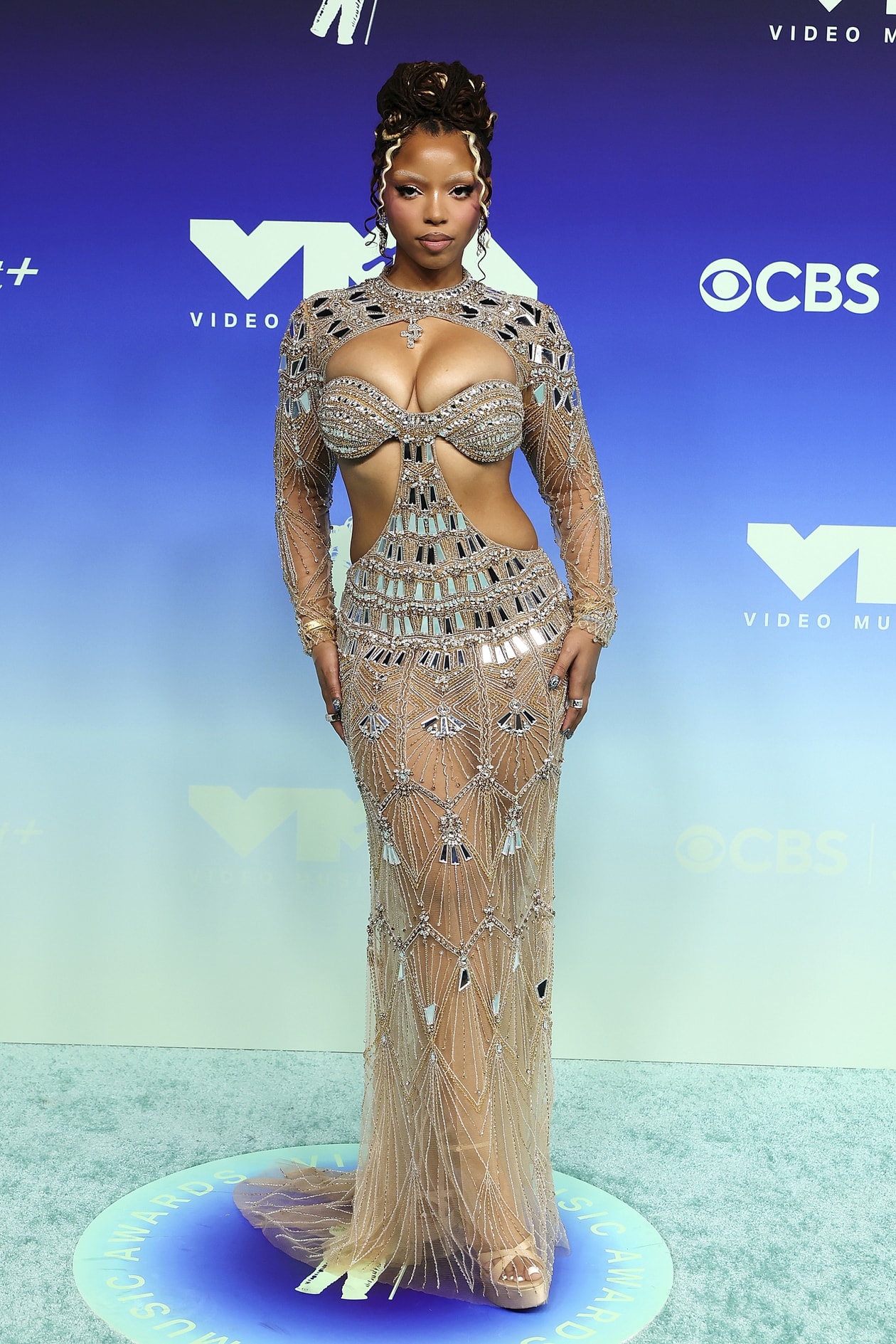 mtv vmas, awards, red carpet, celebrities, tyla, lisa, taylor swift, charli xcx, saint laurent, Olandria
