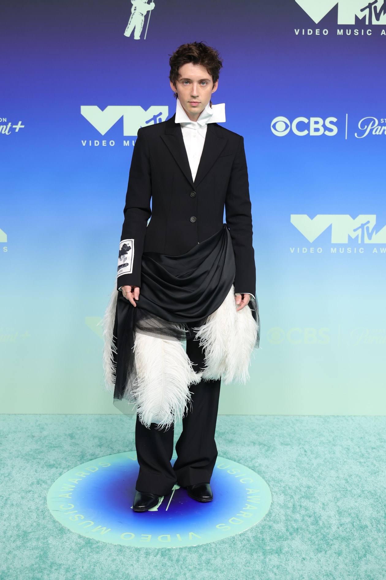 mtv vmas, awards, red carpet, celebrities, tyla, lisa, taylor swift, charli xcx, saint laurent, Olandria