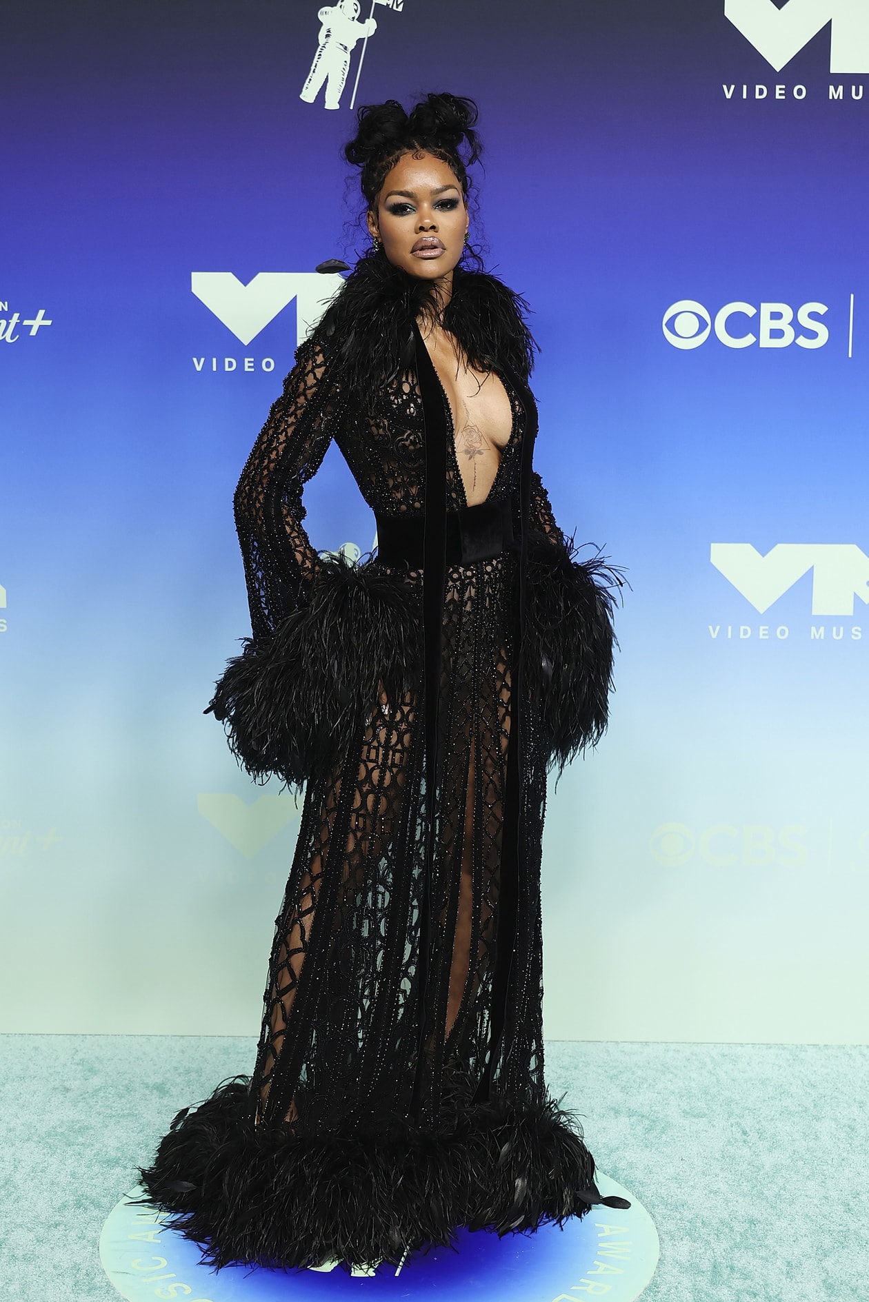 mtv vmas, awards, red carpet, celebrities, tyla, lisa, taylor swift, charli xcx, saint laurent, Olandria