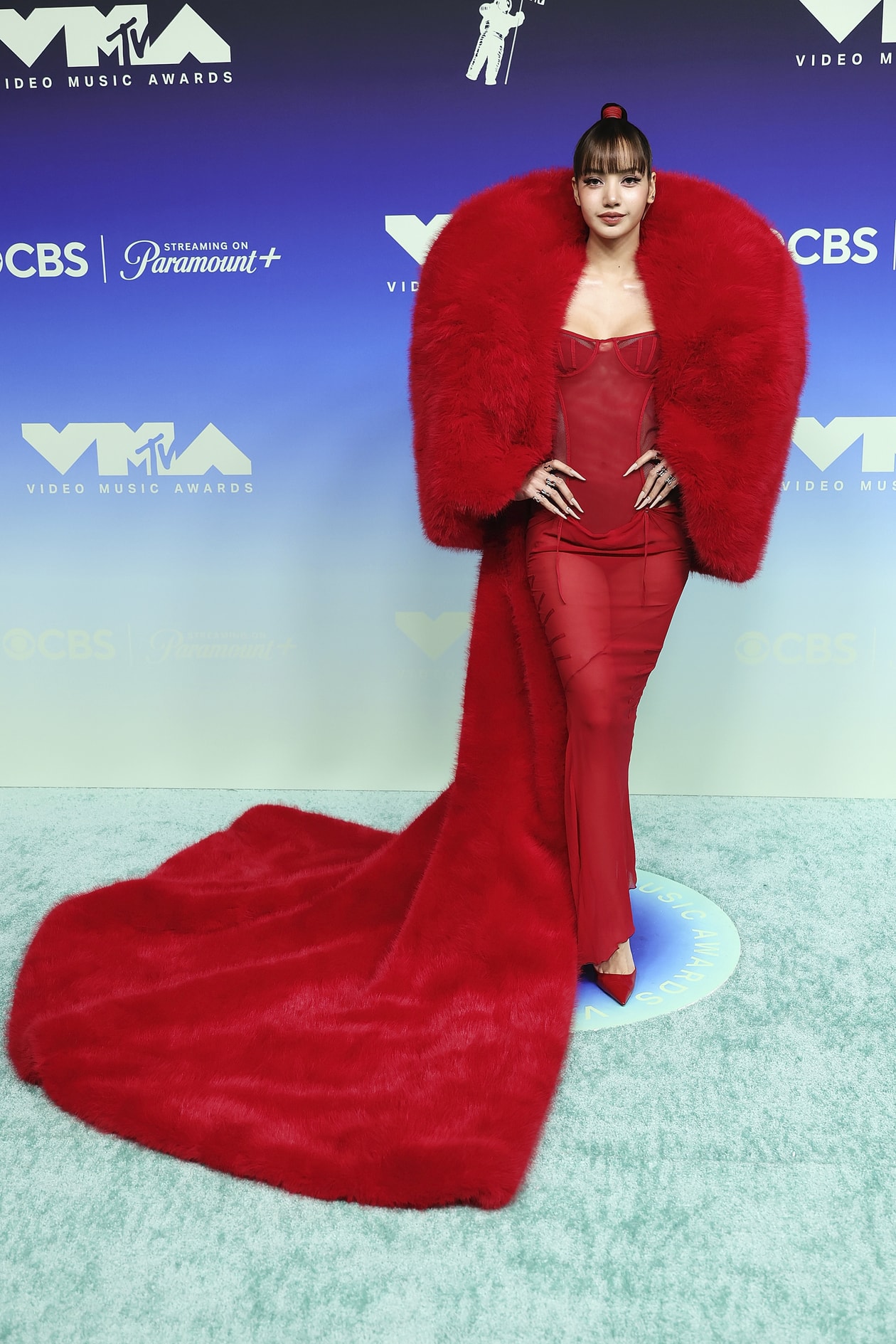 mtv vmas, awards, red carpet, celebrities, tyla, lisa, taylor swift, charli xcx, saint laurent, Olandria