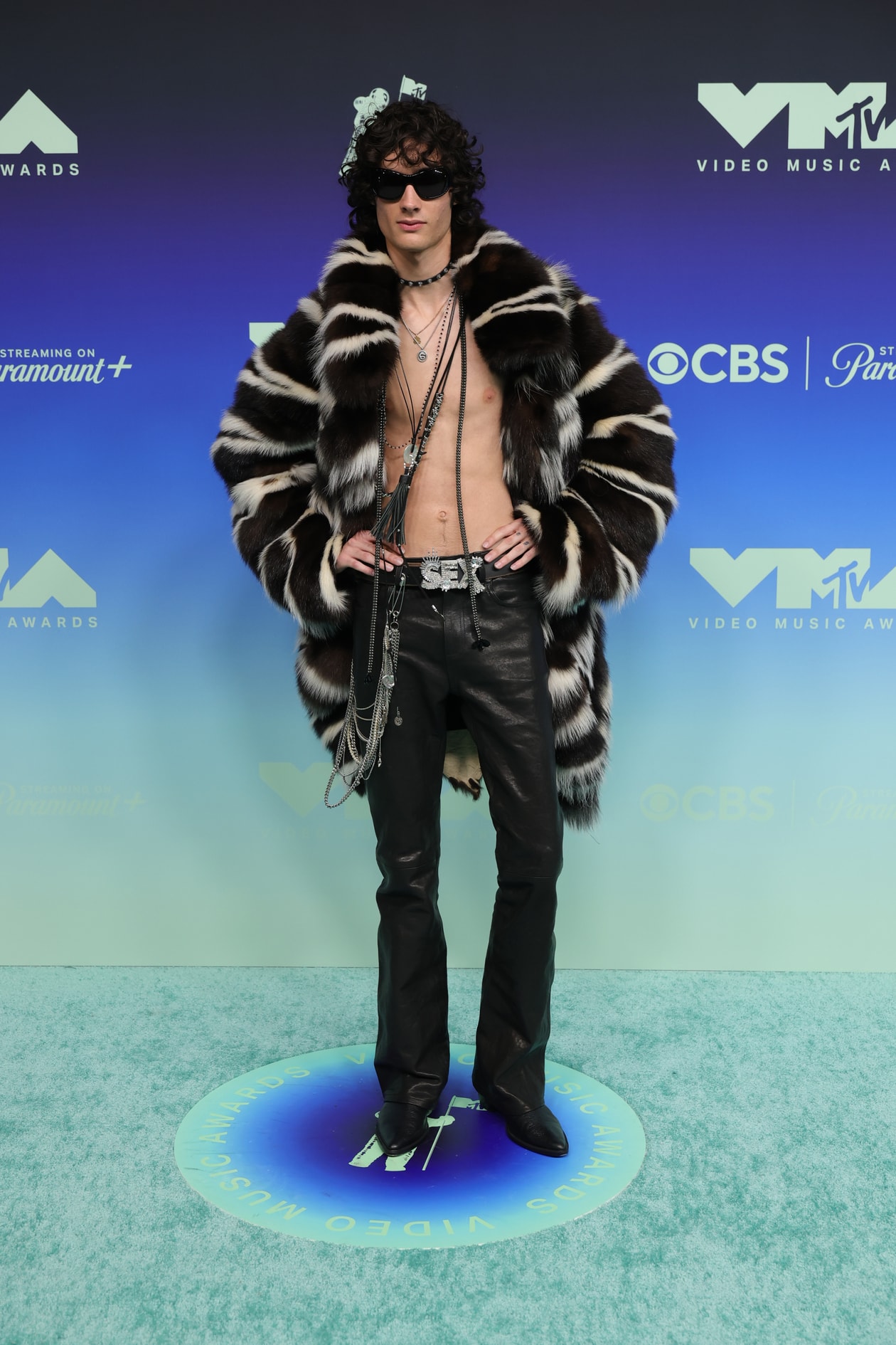 mtv vmas, awards, red carpet, celebrities, tyla, lisa, taylor swift, charli xcx, saint laurent, Olandria
