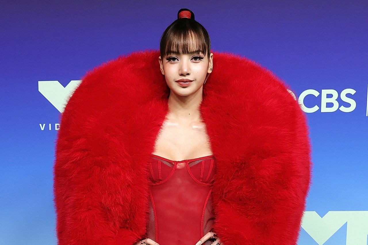 mtv vmas, awards, red carpet, celebrities, tyla, lisa, taylor swift, charli xcx, saint laurent, Olandria
