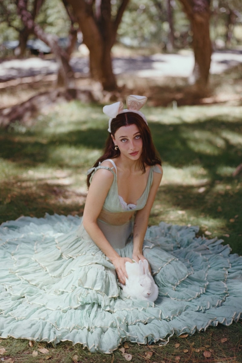 Emma Chamberlain, coffee, pinterest, collaborations, picnic, girl, outside