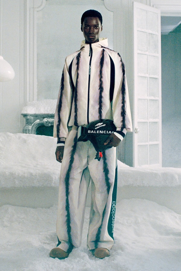 Balenciaga, ski, skiwear, collections, campaigns, snow, sports, models, jackets, city bag