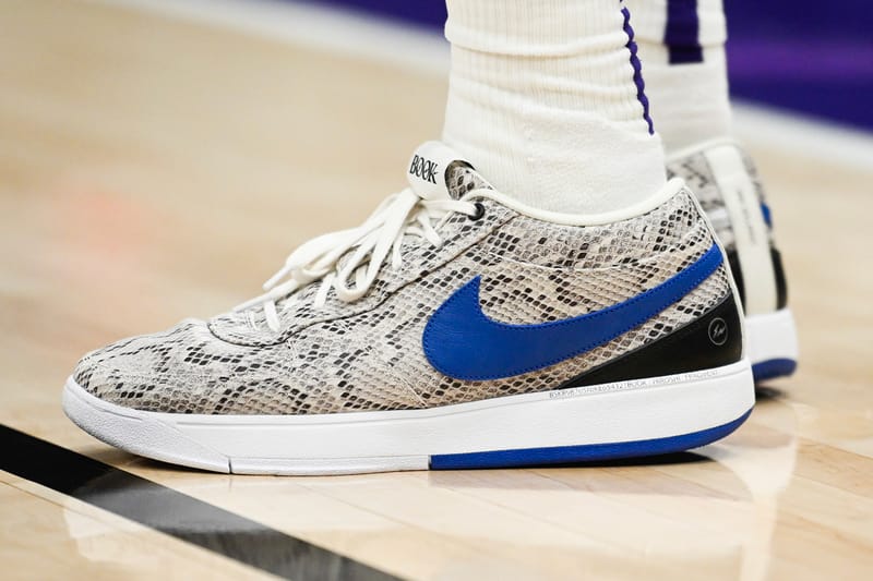 Devin Booker Brilha com 34 Pontos Vestindo fragment design x Nike Book 1
