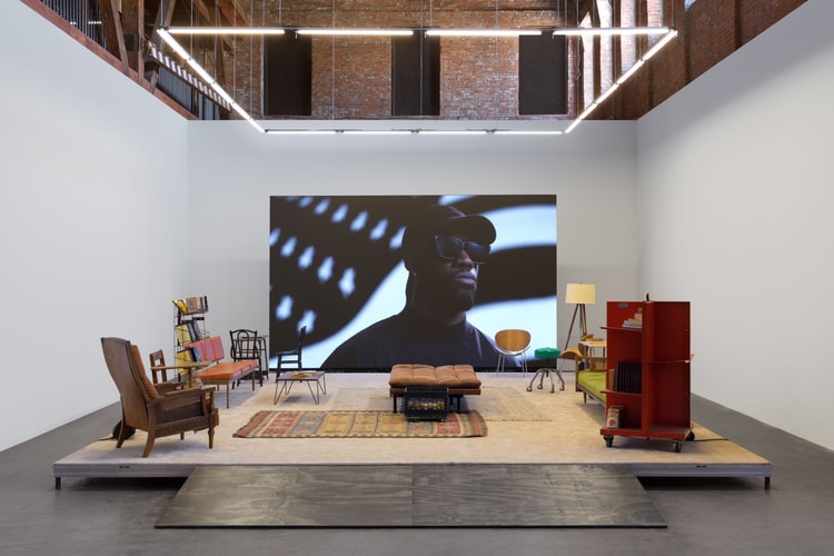 Artista Americano Transforma Ficção Científica em Realidade em 'Shaper of God'