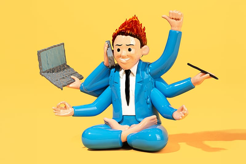 AllRightsReserved Lança Nova Escultura de Vinil "Yogawork" de Joan Cornellà