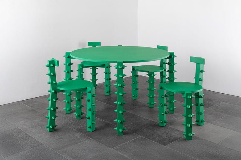 Os Móveis Espinhosos de Giona Bierens de Haan Inspirados por uma Árvore Tropical