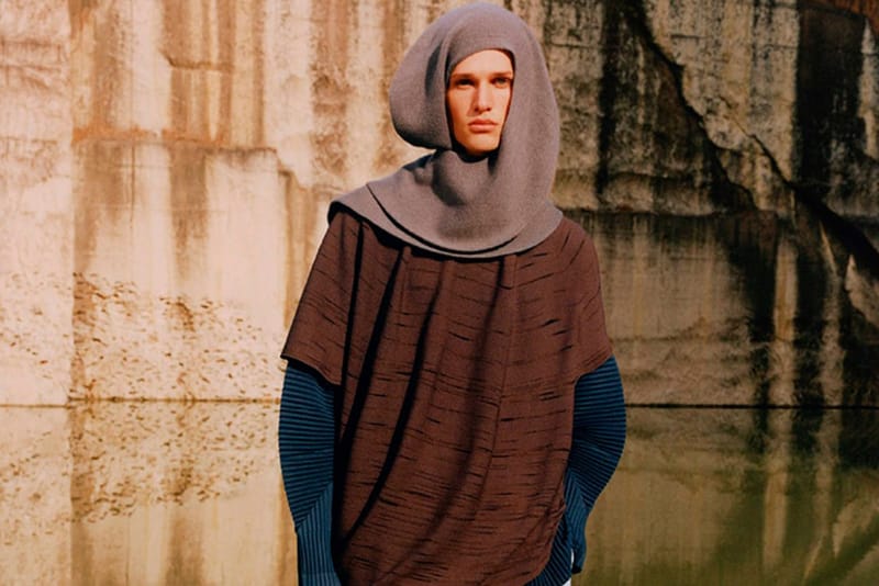 Tons Naturais e Texturas Variadas: Homme Plissé FW25 Exalta a Beleza Crua