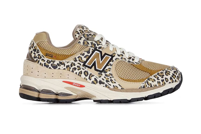 New Balance 2002R enlouquece com renovação selvagem da estampa Cheetah