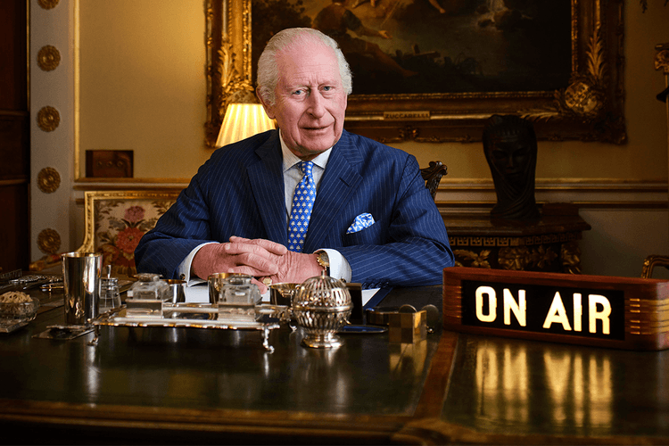 O DJ mais novo da Apple Music é ... King Charles III