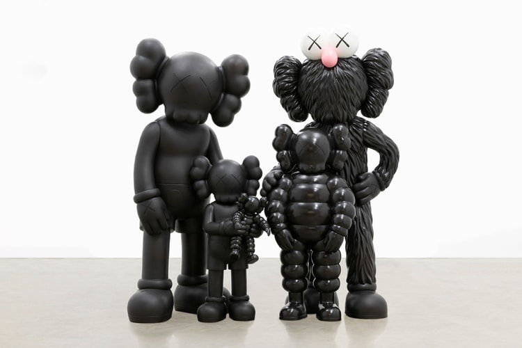 A 'FAMILY' de KAWS conquista o Crystal Bridges Museum