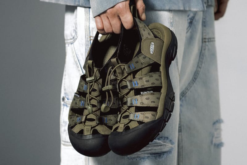 KEEN e Études Studio lançam as sandálias Newport monogramadas para SS25