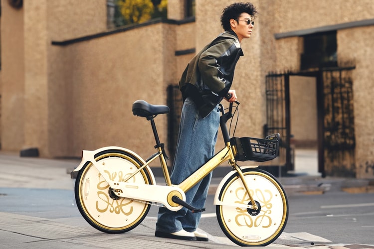 LOEWE Revela Bicicletas Douradas Monogramadas Personalizadas