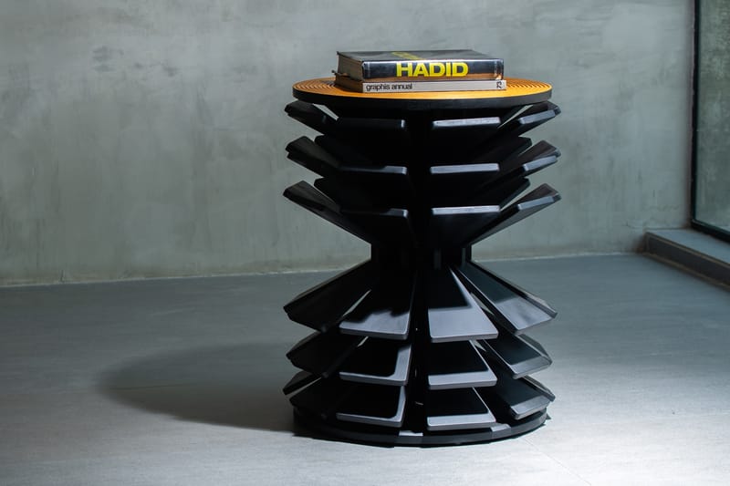 A mesa Zangbeto do Salù Iwadi Studio une a tradição da África Ocidental ao design contemporâneo