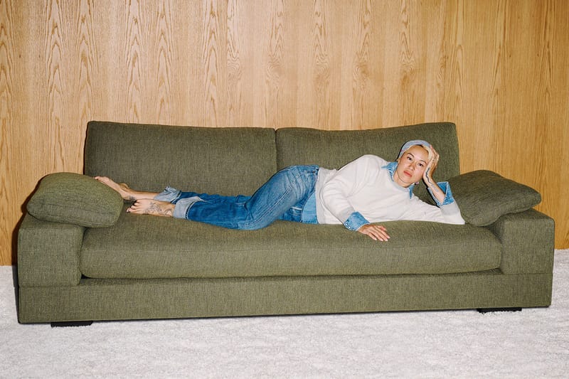 Symbol Home expande para Ambientes de Estar e Trabalho com Coleção Inaugural de Móveis