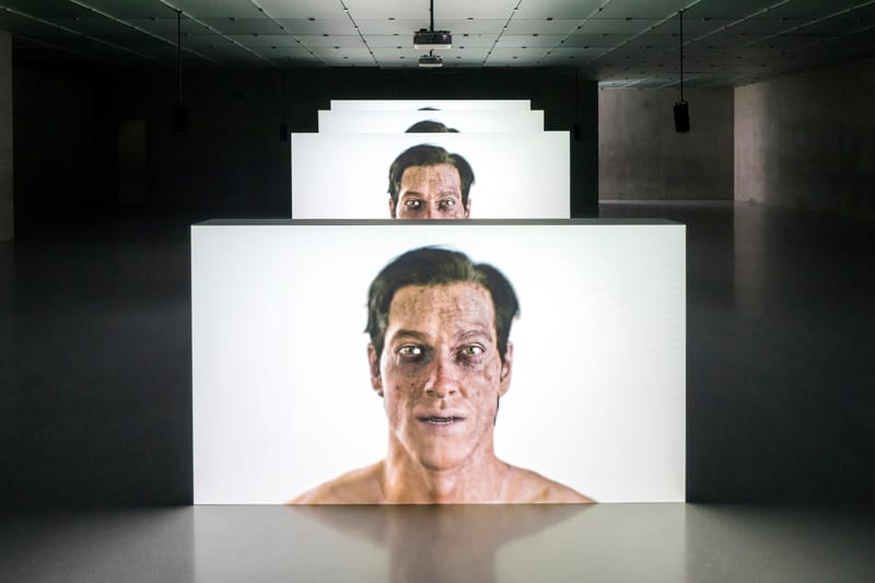 Tate Britain destaca o gênio inquietante de Ed Atkins