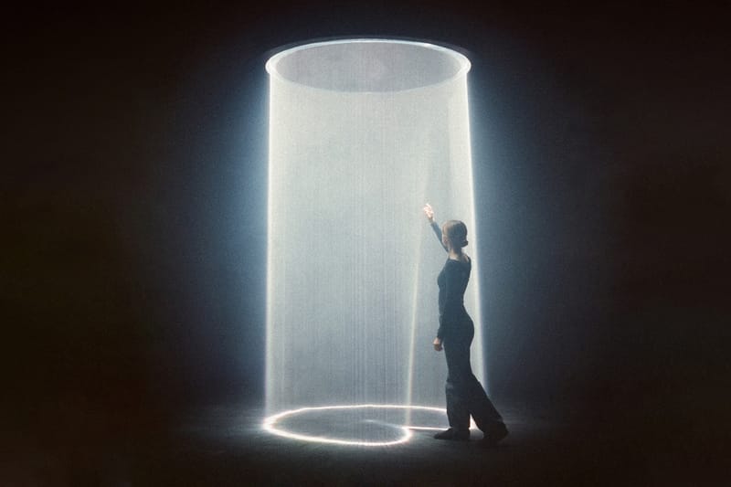 Lachlan Turczan Ilumina a Milan Design Week com Cortinas de Luz