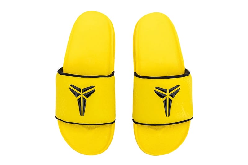 Os Nike Kobe Offcourt Slides Ganham um Visual Eletrizante ‘Lightning/Black’