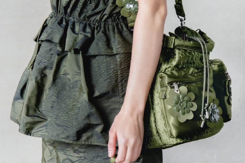 Cecilie Bahnsen reinventa as bolsas de nylon da PORTER com florais recortados a laser