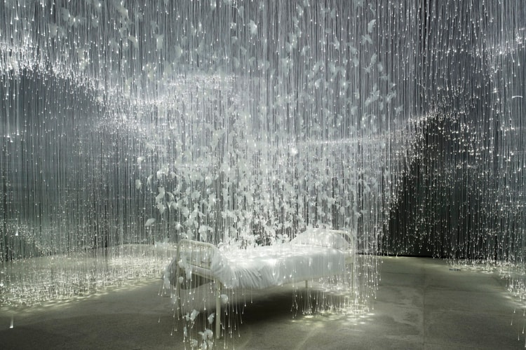 Obras Tecidas de Chiharu Shiota Exploram a Vida Após o Corpo