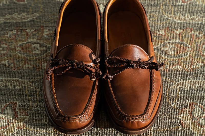 BEAMS Plus e Rancourt & Co. lançam Canoe Moc Tie, slip-on de verão inspirado na Nova Inglaterra