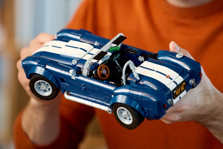 LEGO celebra 60 anos do Shelby Cobra com set Icons superdetalhado