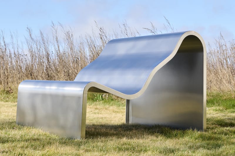 Muuto quer que você olhe mais para o céu com o Dream View Bench