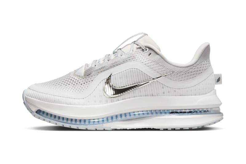Nike Pegasus Premium chega com muito brilho no “Metallic Silver”