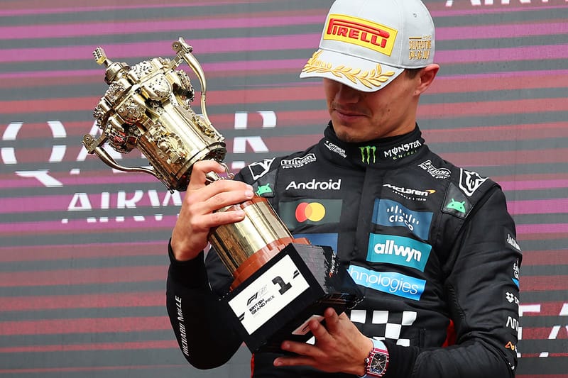 LEGO celebra 75 anos da F1 com troféus montados de blocos