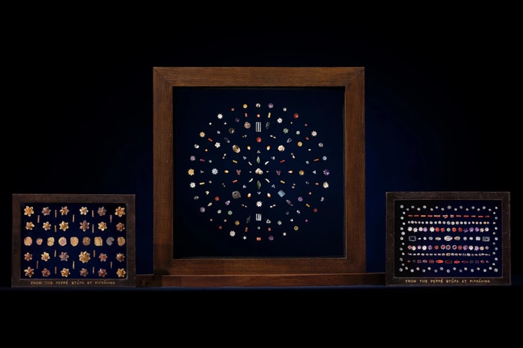 Joias sagradas de Buddha retiradas de leilão na Sotheby's retornam à India