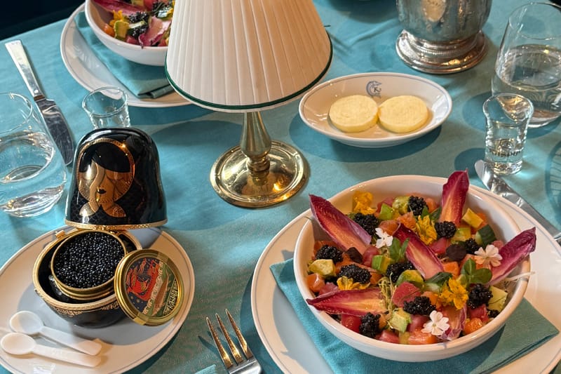 Caviar Kaspia do The Mark Hotel e Happier Grocery se unem em poke bowl de luxo