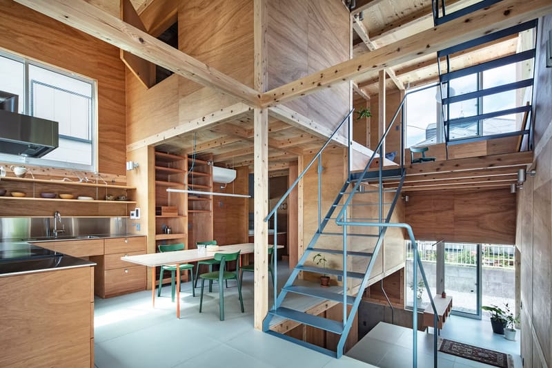 Tamada & Wakimoto Architects reinventa a vida multigeracional na Chigasaki House