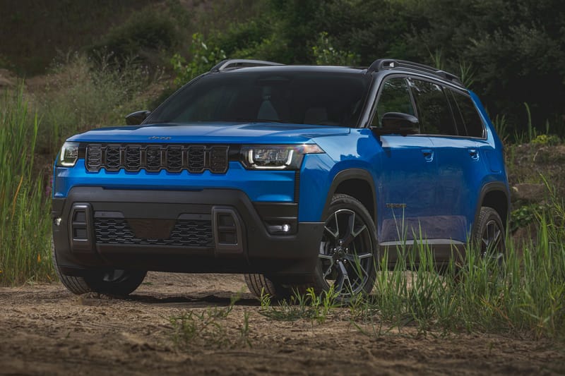 Jeep Cherokee 2026 estreia com motor híbrido e autonomia maior