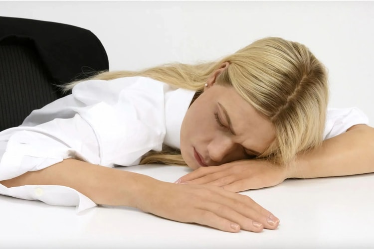 Elmgreen & Dragset te levam para a toca do coelho em 'The Alice in Wonderland Syndrome'