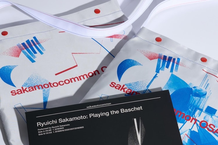 A tote bag da colaboração Ryuichi Sakamoto x POTR comporta um vinil de 12"
