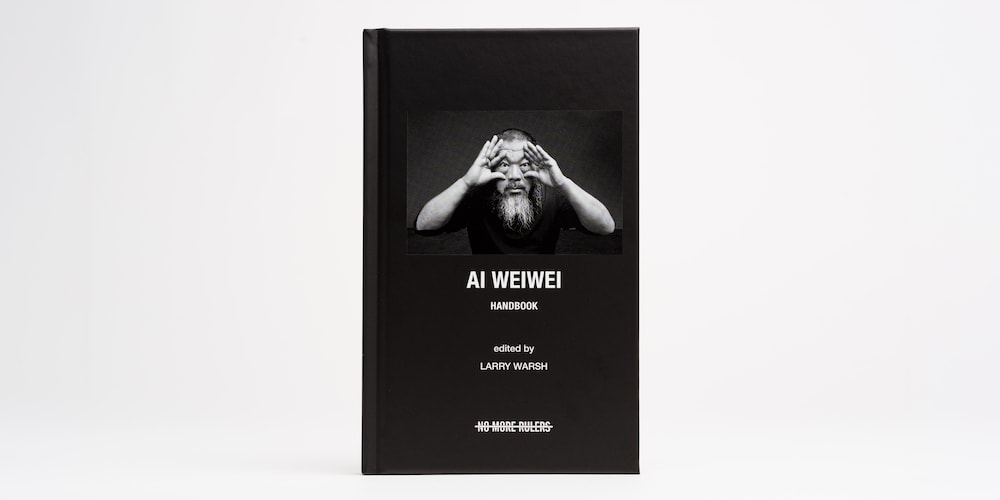 Lançamento do novo handbook de Ai Weiwei na Strand | Hypebeast