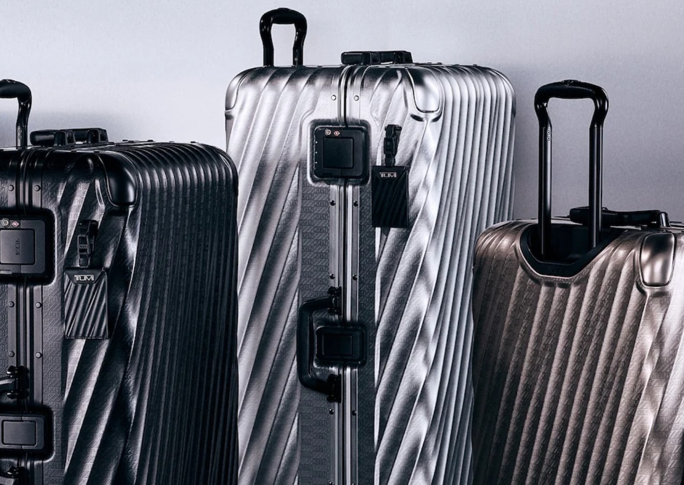 TUMI celebra 50 anos com collab especial da Kith