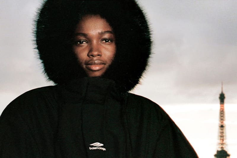 Balenciaga lança coleção de skiwear 2025 com peças forradas de pele