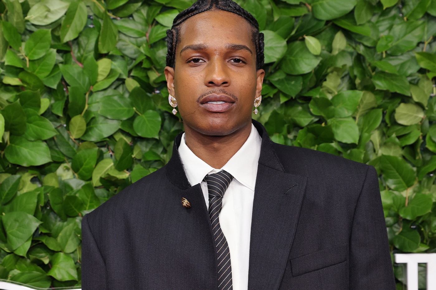 Winona Ryder se junta a A$AP Rocky em visual de suburbia surreal para o clipe de "PUNK ROCKY"