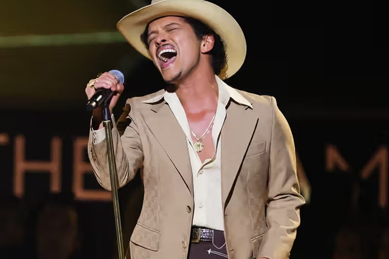 Bruno Mars, o “Self Proclaimed Aura Lord”, volta com clipe novo do single “I Just Might”