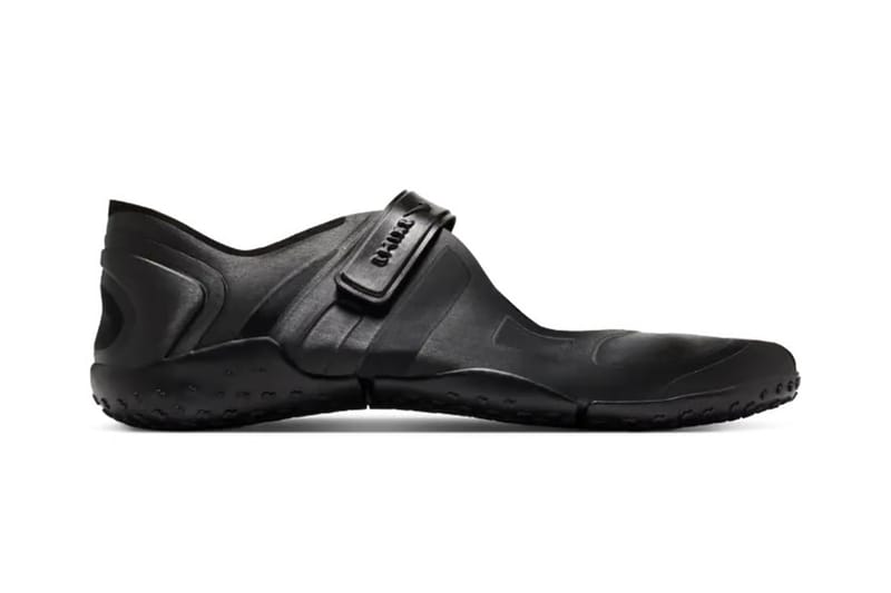 NikeSKIMS Rift de Kim Kardashian volta em versão acetinada