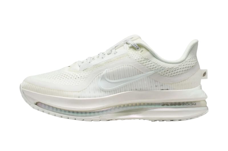 Nike lança o primeiro Pegasus Premium quase todo branco em “Pure Platinum”