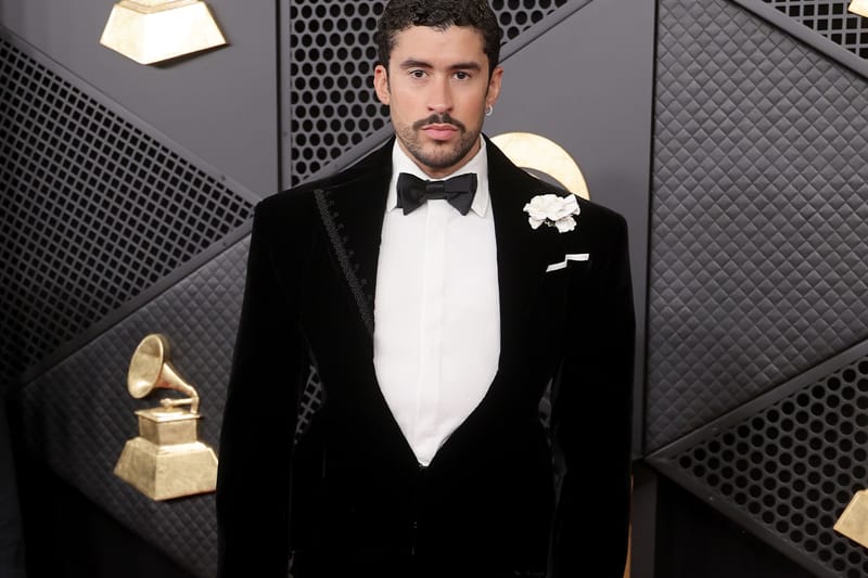 Fit Check: Bad Bunny estreia o primeiro terno masculino da Schiaparelli no Grammy 2026