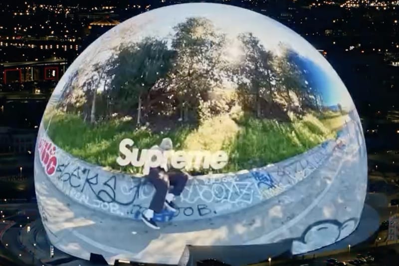 Supreme antecipa a coleção Spring/Summer 2026 com takeover épico na Las Vegas Sphere